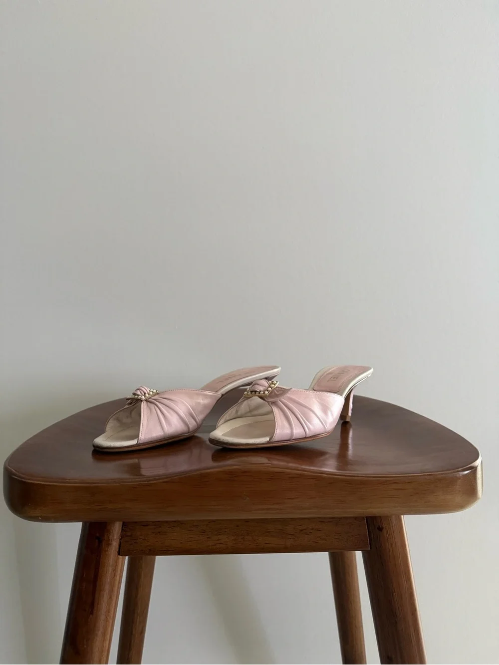 Vintage CHANEL Pink Kitten Heels